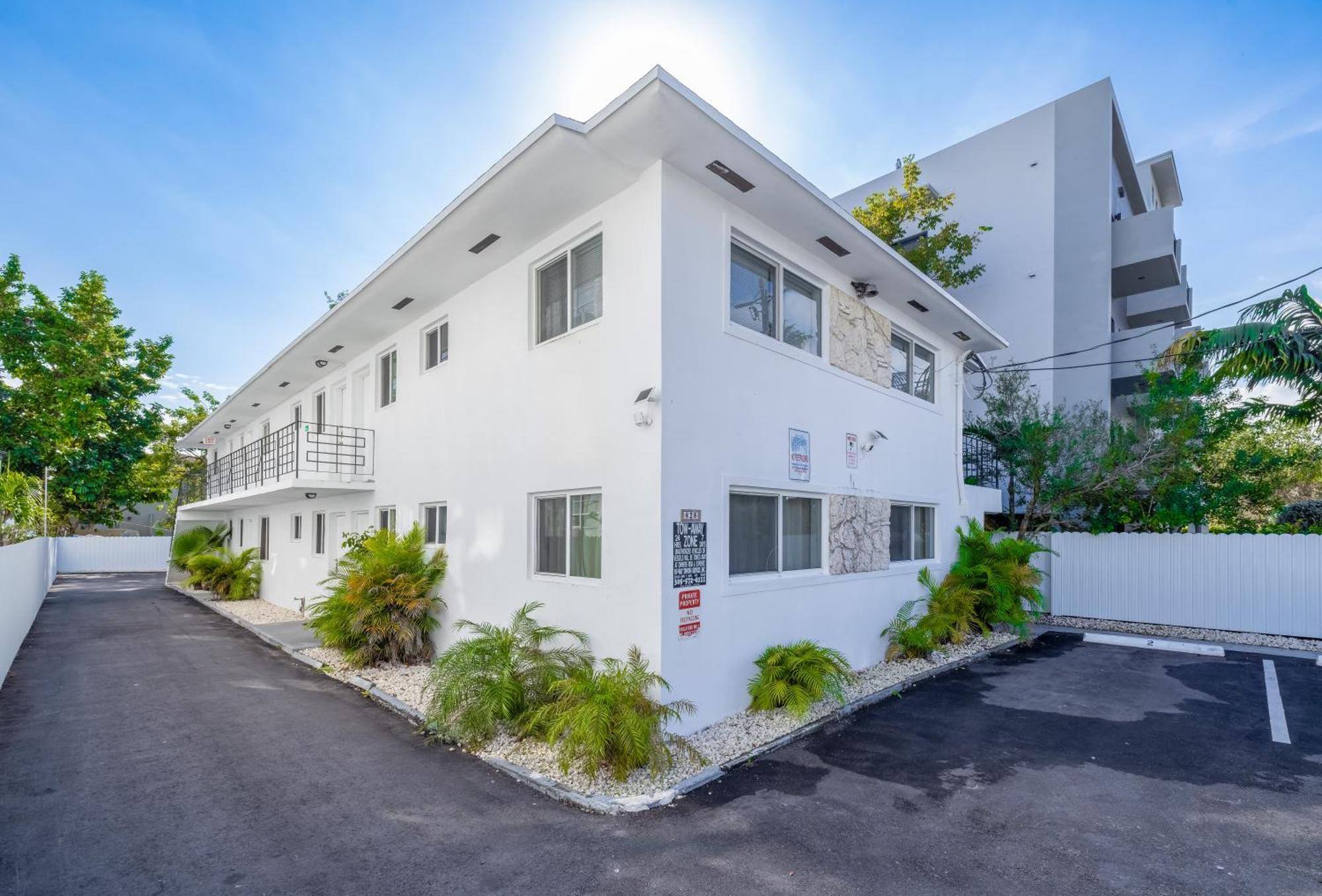 Apartment Stunning Escape Near Pet Friendly