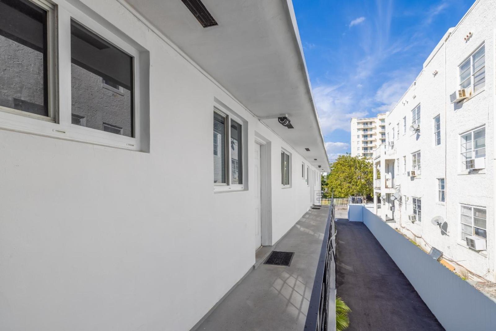 Apartment Stunning Escape Near Pet Friendly Miami