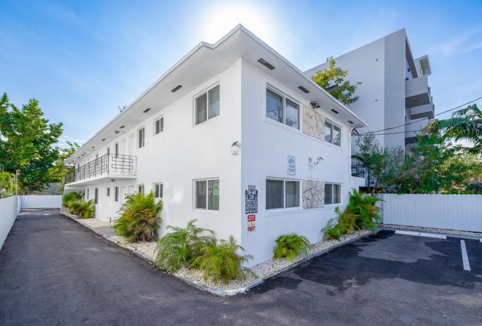Apartment Stunning Escape Near Pet Friendly